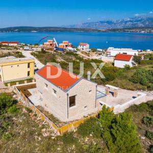 ZADAR, NOVIGRAD - Visoko kvalitetna kamena kuća 150 m od mora