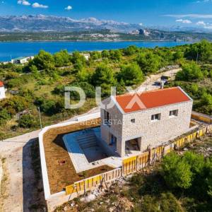 ZADAR, NOVIGRAD - Visoko kvalitetna kamena kuća 150 m od mora