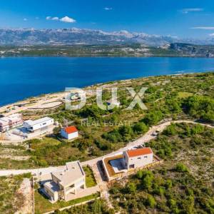 ZADAR, NOVIGRAD - Visoko kvalitetna kamena kuća 150 m od mora