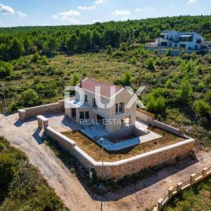 ZADAR, NOVIGRAD - Visoko kvalitetna kamena kuća 150 m od mora
