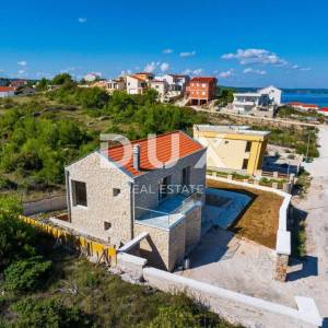 ZADAR, NOVIGRAD - Visoko kvalitetna kamena kuća 150 m od mora