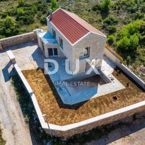 ZADAR, NOVIGRAD - Visoko kvalitetna kamena kuća 150 m od mora