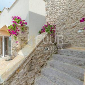 Zadar - okolica, kuća s bazenom, 150m2, pogled na more