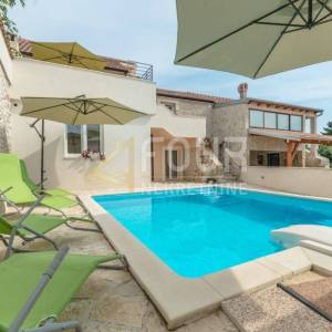 Zadar - okolica, kuća s bazenom, 150m2, pogled na more