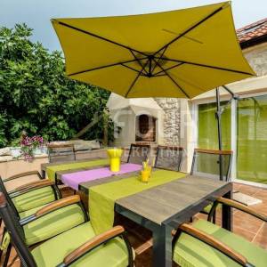Zadar - okolica, kuća s bazenom, 150m2, pogled na more