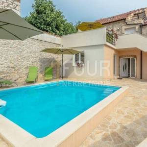 Zadar - okolica, kuća s bazenom, 150m2, pogled na more