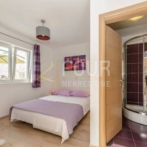 Zadar - okolica, kuća s bazenom, 150m2, pogled na more