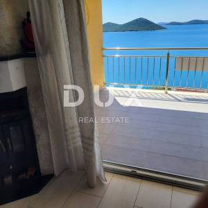 ZADAR, PAKOŠTANE - Dvoetažni apartman s predivnim pogledom 