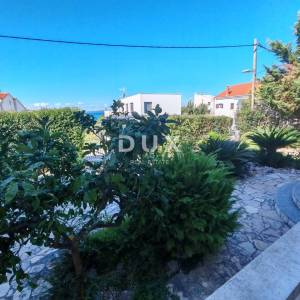 ZADAR, PETRČANE - Kuća s 3 velika stana i prekrasnim pogledom na more! Punta Skala!