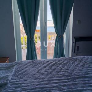 ZADAR, PETRČANE - Kuća s 3 velika stana i prekrasnim pogledom na more! Punta Skala!