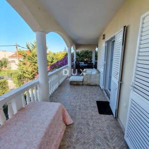 ZADAR, PETRČANE - Kuća s 3 velika stana i prekrasnim pogledom na more! Punta Skala!