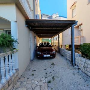 ZADAR, PETRČANE - Kuća s 3 velika stana i prekrasnim pogledom na more! Punta Skala!