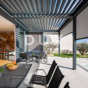 ZADAR, PETRČANE - Luksuzna vila s bazenom 50 m od mora