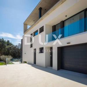ZADAR, PETRČANE - Luksuzna vila s bazenom 50 m od mora