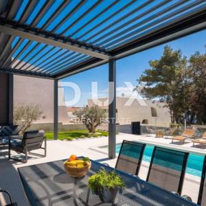 ZADAR, PETRČANE - Luksuzna vila s bazenom 50 m od mora