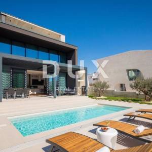 ZADAR, PETRČANE - Luksuzna vila s bazenom 50 m od mora