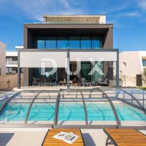 ZADAR, PETRČANE - Luksuzna vila s bazenom 50 m od mora