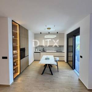 ZADAR, PETRČANE - Luksuzno namješten penthouse s pogledom na more