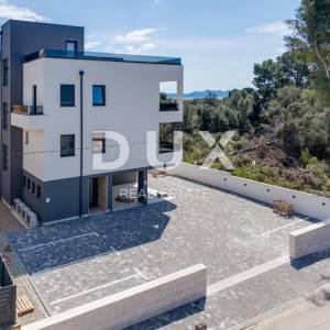 ZADAR, PETRČANE - Luksuzno namješten penthouse s pogledom na more