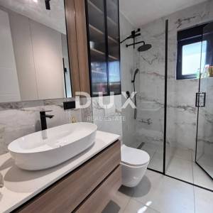 ZADAR, PETRČANE - Luksuzno namješten penthouse s pogledom na more