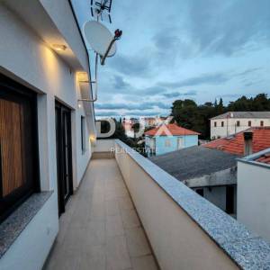 ZADAR, PETRČANE - Nevjerojatna 3 stana u jednom drugi red do mora! Prilika za investiciju!