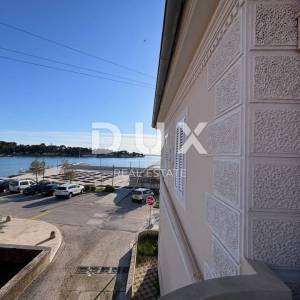 ZADAR, PETRČANE - Prekrasna dvojna kuća 1. red do mora