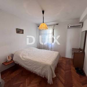 ZADAR, PETRČANE - Prekrasna dvojna kuća 1. red do mora
