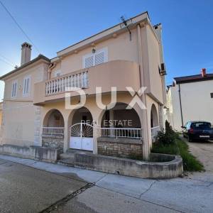 ZADAR, PETRČANE - Prekrasna dvojna kuća 1. red do mora