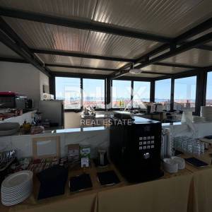 ZADAR, PLOVANIJA - Hotel s 4 zvjezdice i uhodanim turističkim poslovanjem