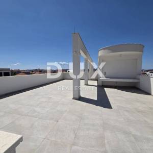 ZADAR, PLOVANIJA - Predivan penthouse u novogradnji