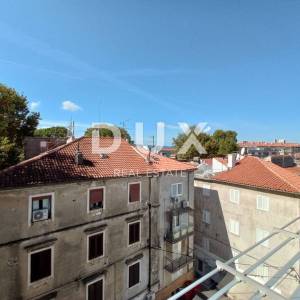 ZADAR, POLUOTOK - Moderno uređen stan u centru