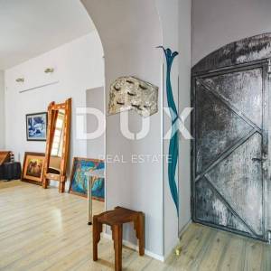 ZADAR, POLUOTOK - Stan s umjetničkim potpisom u centru