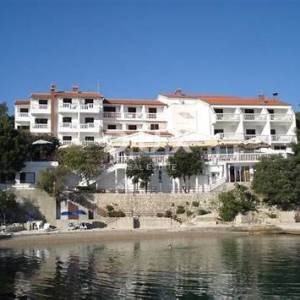 ZADAR, POSEDARJE - Hotel prvi red do mora! - Ekskluzivna lokacija!