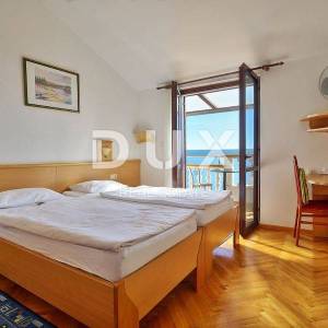 ZADAR, POSEDARJE - Hotel prvi red do mora! - Ekskluzivna lokacija!