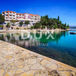 ZADAR, POSEDARJE - Hotel prvi red do mora! - Ekskluzivna lokacija!