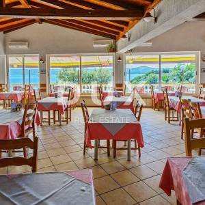ZADAR, POSEDARJE - Hotel prvi red do mora! - Ekskluzivna lokacija!