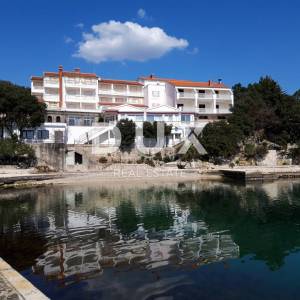 ZADAR, POSEDARJE - Hotel prvi red do mora! - Ekskluzivna lokacija!