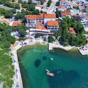 ZADAR, POSEDARJE - Hotel prvi red do mora! - Ekskluzivna lokacija!