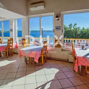 ZADAR, POSEDARJE - Hotel prvi red do mora! - Ekskluzivna lokacija!