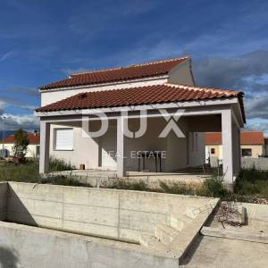 ZADAR, PRIDRAGA - Kuća s bazenom - Novogradnja!