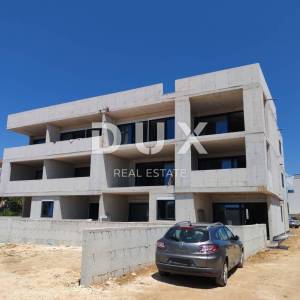 ZADAR, PRIVLAKA - Ekskluzivna Prilika za Luksuzan Život Uz Plažu u Modernoj Novogradnji! S2