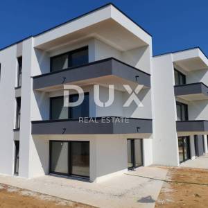 ZADAR, PRIVLAKA - Elegantan stan na drugom katu samo 190 metara od mora! Novogradnja! S8