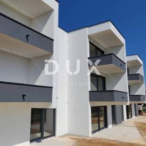ZADAR, PRIVLAKA - Elegantan stan na katu samo 190 metara od mora! Novogradnja! S6