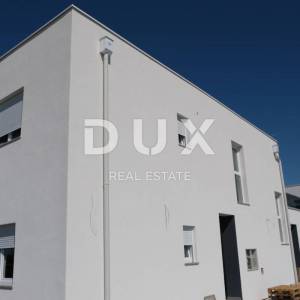 ZADAR, PRIVLAKA - Elegantni penthouse s pogledom na more u Sabunikama!