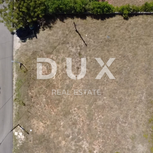 ZADAR, PRIVLAKA – Građevinsko zemljište 613m², 350m od mora!