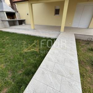 Zadar, Privlaka, kuća, namještena prizemnica s velikom okućnicom