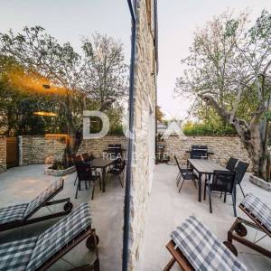 ZADAR, PRIVLAKA - Luksuzna kamena vila s grijanim bazenom