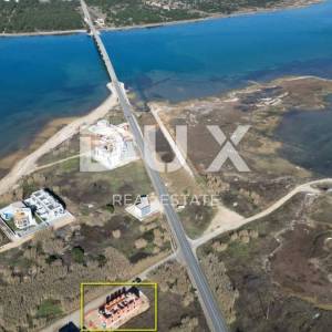 ZADAR, PRIVLAKA - Luksuzna stambena zgrada s četiri stana i krovnom terasom s pogledom na more u Privlaci!