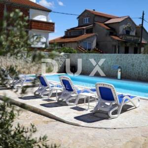 ZADAR, PRIVLAKA - Luksuzna vila s bazenom