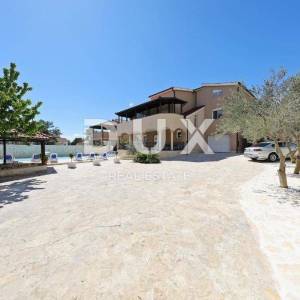 ZADAR, PRIVLAKA - Luksuzna vila s bazenom